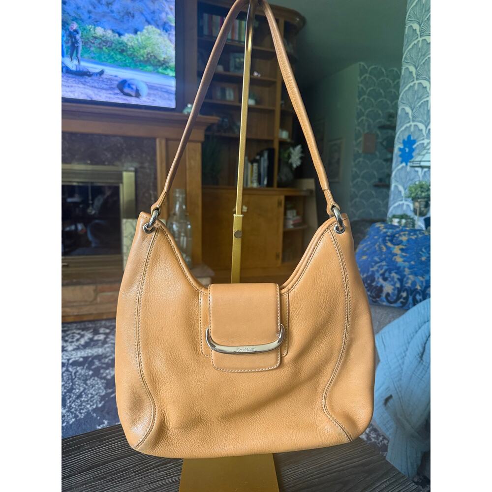 Vintage Cole Haan Arizona Tan Leather Shoulder Bag with Magnet Closure